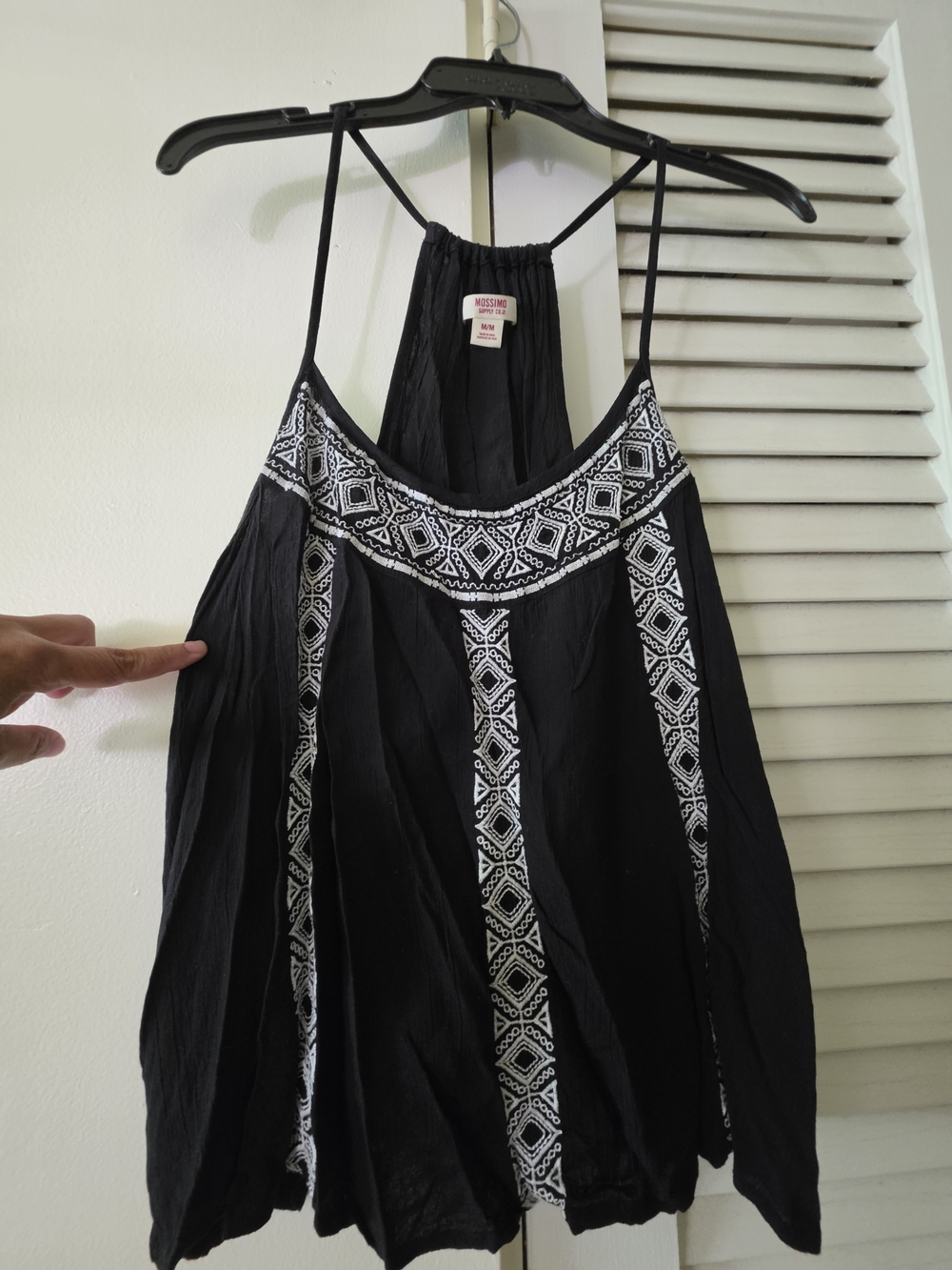 Mossimo Supply Co. Black Sleeveless Embroidered Camisole